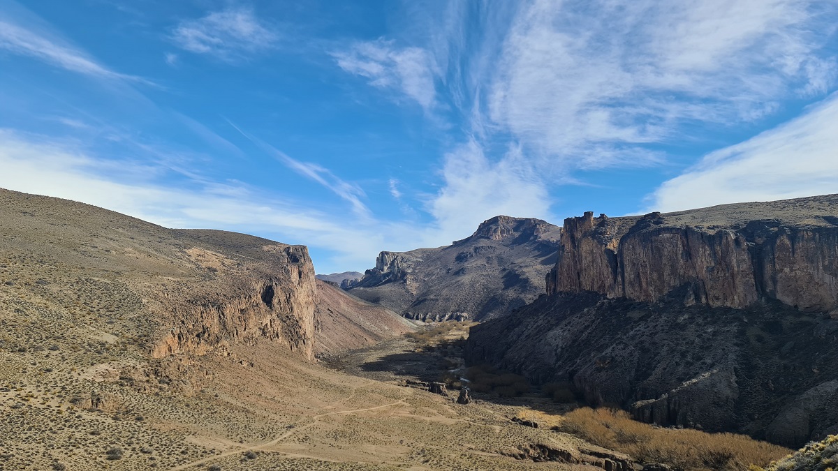 Around Cueva de las Manos