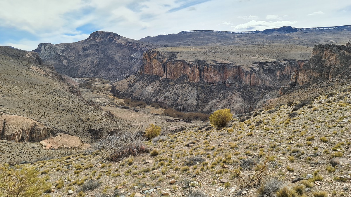 Around Cueva de las Manos